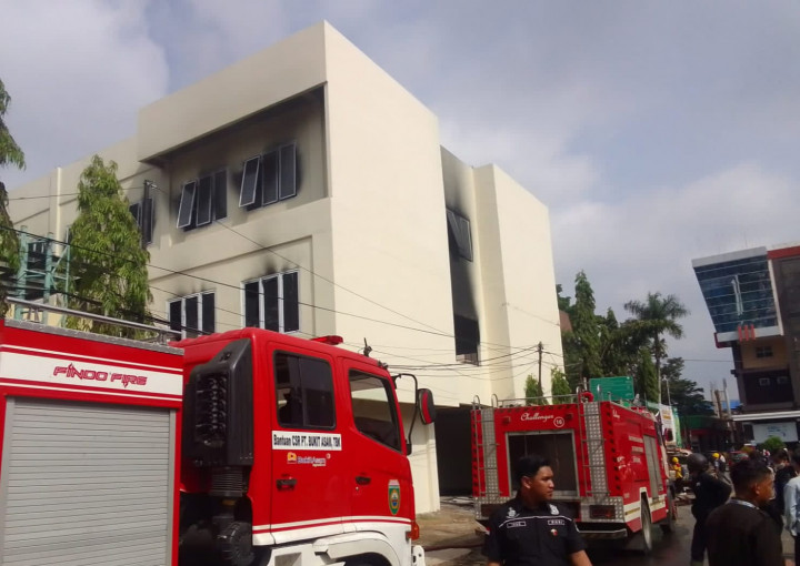 Gedung Politeknik Negeri Sriwijaya Palembang Terbakar