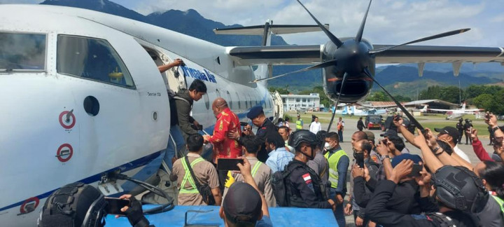 KPK Curiga Lukas Enembe Mau Tinggalkan Indonesia