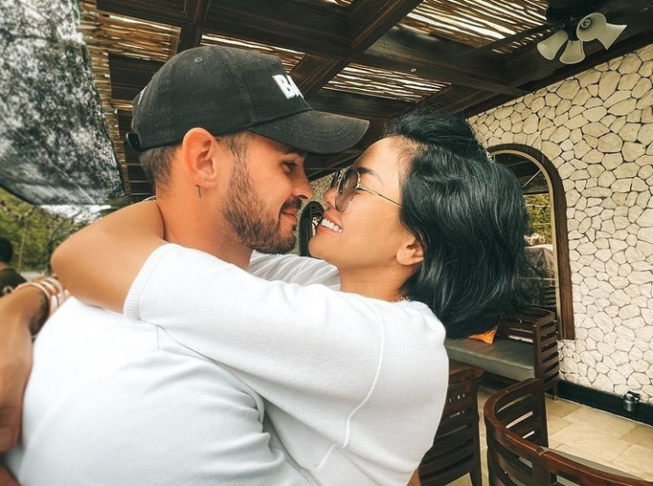 Serius Menikah, Pacar Bule Nikita Mirzani Segera Mualaf