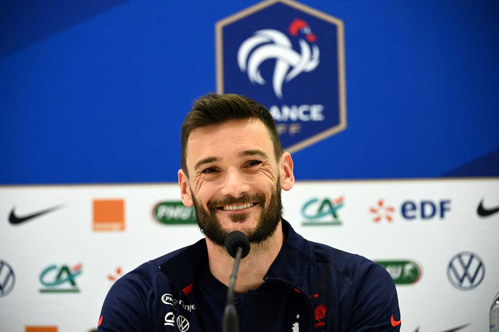Foto Terpopuler: Hugo Lloris Pensiun hingga Kerusakan Rumah Pascagempa Maluku