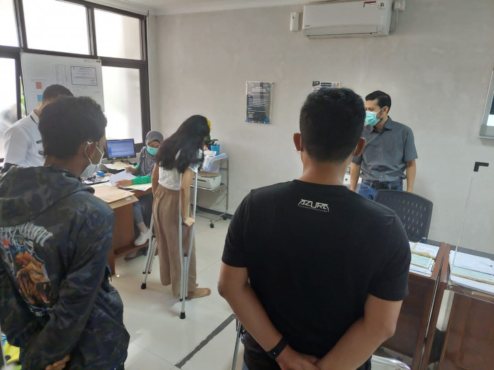 2 Bulan Berlalu, Korban Kanjuruhan Alami Patah Tulang Kering Mulai Membaik