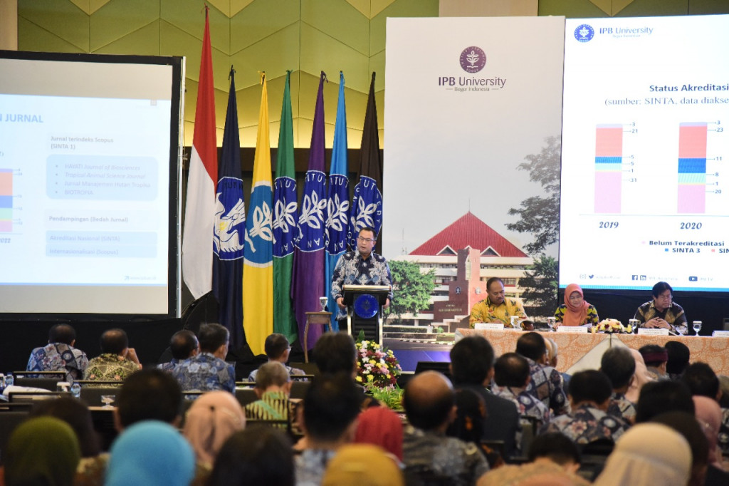 Rektor IPB Arif Satria dalam dalam Sidang Paripurna Terbuka Majelis Wali Amanat