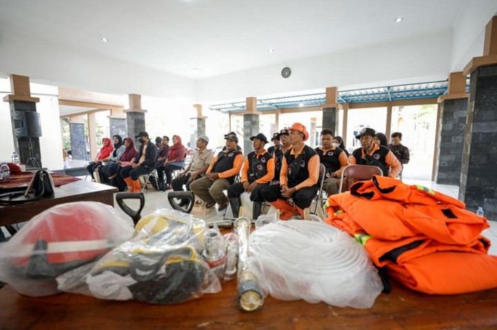 Alat Kebencanaan Dibagikan ke Relawan <i>Rescue</i> di Kudus