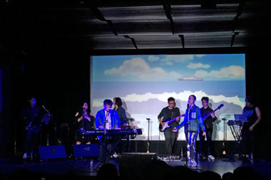 Mondo Gascaro dan Agatha Pricilla Kenalkan Lagu Kolaborasi dalam Konser Intim