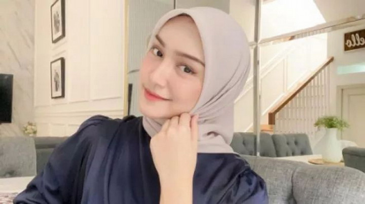 Resmi Bercerai, Melody Prima Menangis Dengar Permintaan Anaknya