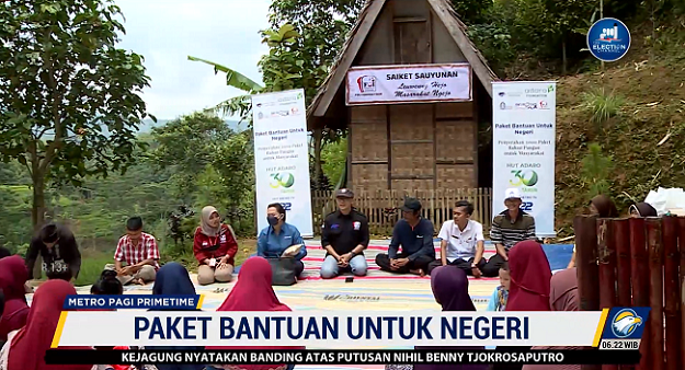 PT Adaro dan Metro TV Bagikan 3.000 Paket Bahan Pangan di Desa Kiarasari