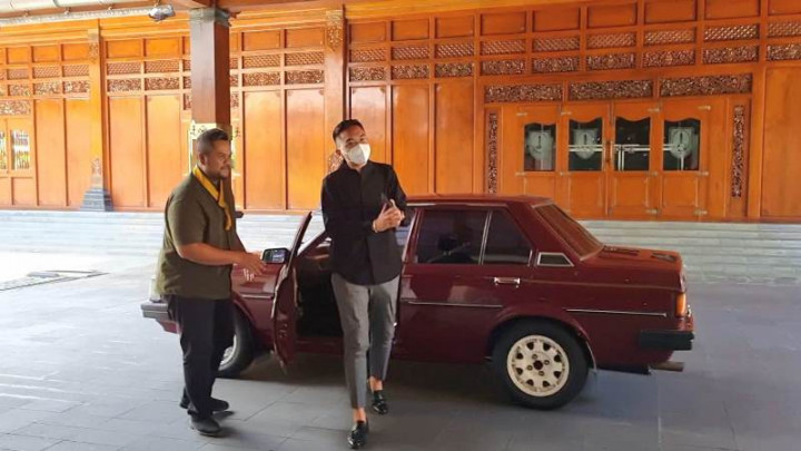 Mobil Pribadi Mangkunagoro X Ini Bikin Salfok