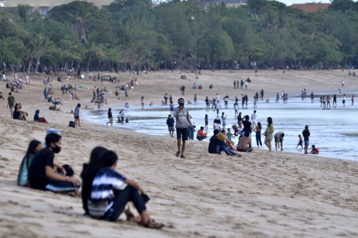 Pantai Kuta Abrasi, Ini Langkah Menparekraf untuk Menanganinya
