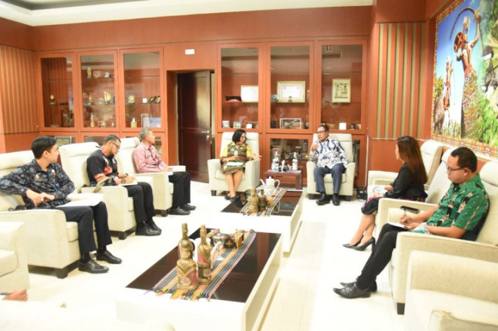 Wagub NTT Usul Layanan Bebas Visa Bagi Warga Timor Leste
