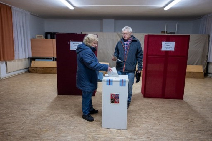 Pemilu Presiden Republik Ceko Dimulai di Tengah Kekhawatiran Serangan Siber