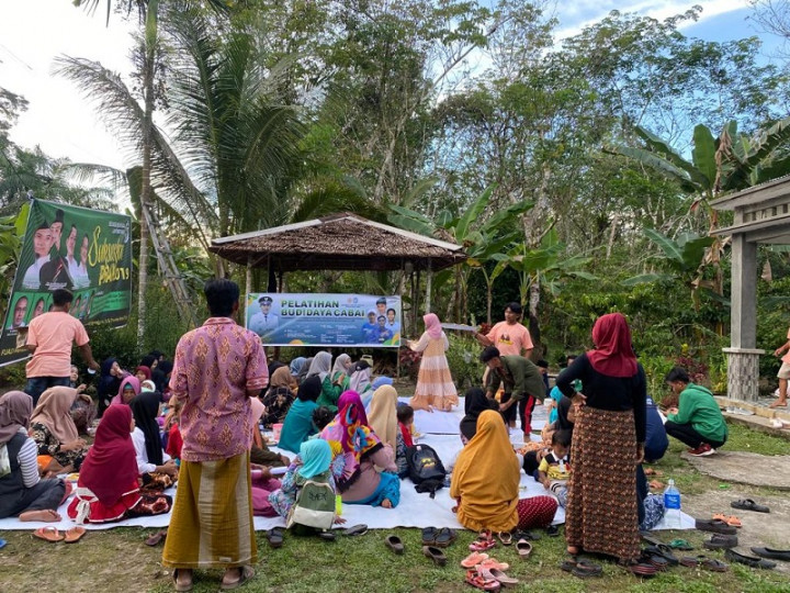 Para Ibu di Kubu Raya Dilatih Budi Daya Cabai