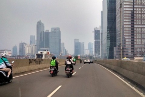 Jangan Bandel! Pengendara Motor Tidak Boleh Melintasi Jalan Layang Non Tol