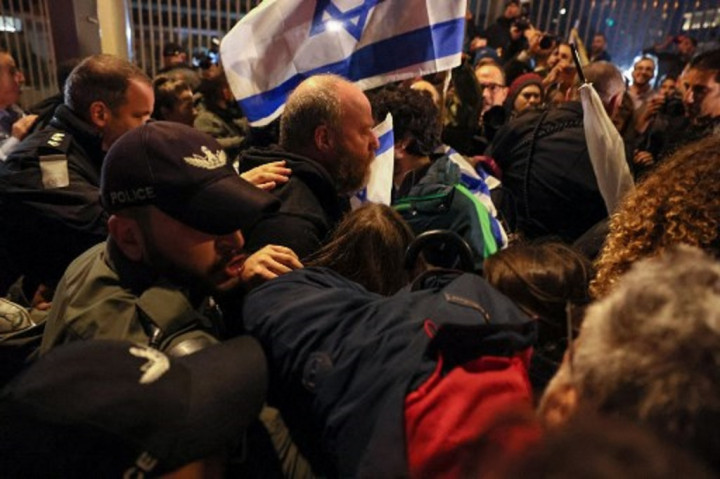 Lebih dari 80.000 Orang di Tel Aviv Memprotes Usulan Reformasi Netanyahu