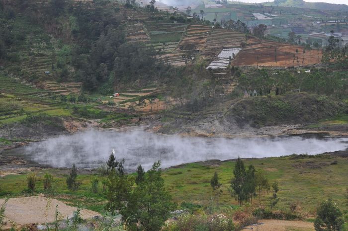 BPBD Minta Warga Jauhi 2 Kawah di Dieng