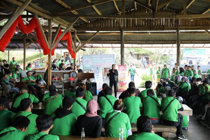 Genjot Pendapatan, Para Ojol di Pagerwangi Dapat Pelatihan dan Paket Usaha