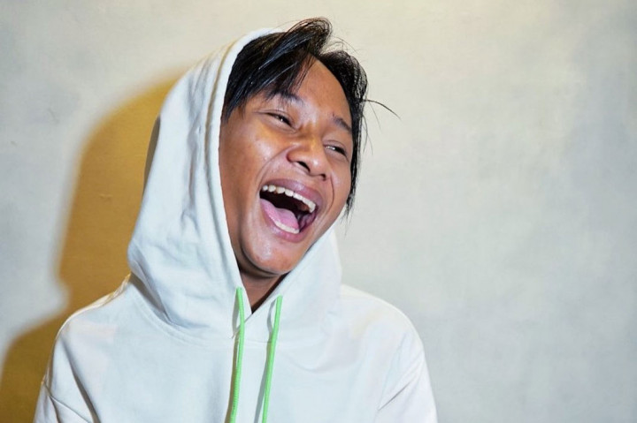 Fenomena Fajar <i>Sadboy</i>, Dosen Unesa: Efek <i>Secondary Socialization</i> dan Komodifikasi