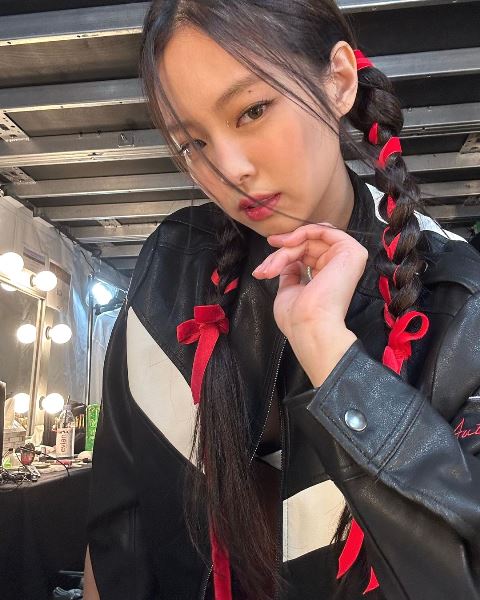 Intip Gaya Cute Fashion Jennie Blackpink yang Hari Ini Lagi Ultah