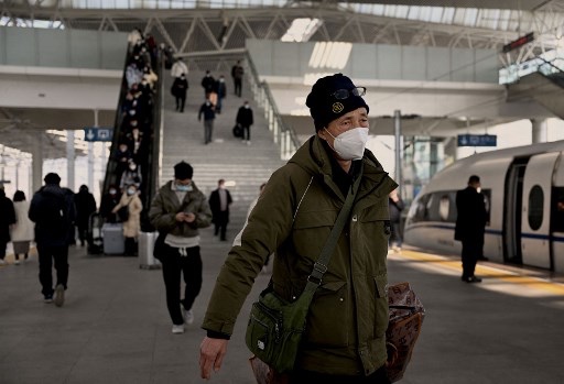 Jelang Imlek, Warga Tiongkok Mulai Penuhi Stasiun dan Bandara
