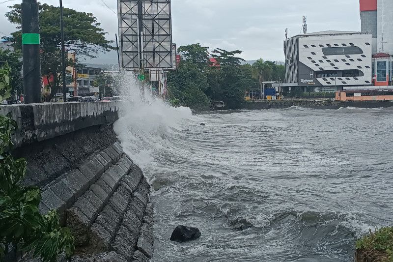Masyarakat di Pesisir Diminta Waspada Gelombang Tinggi