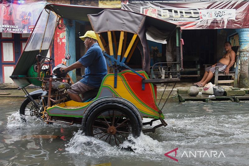 Masyarakat Diminta Waspada Potensi Banjir Rob saat Fenomena Bulan Baru