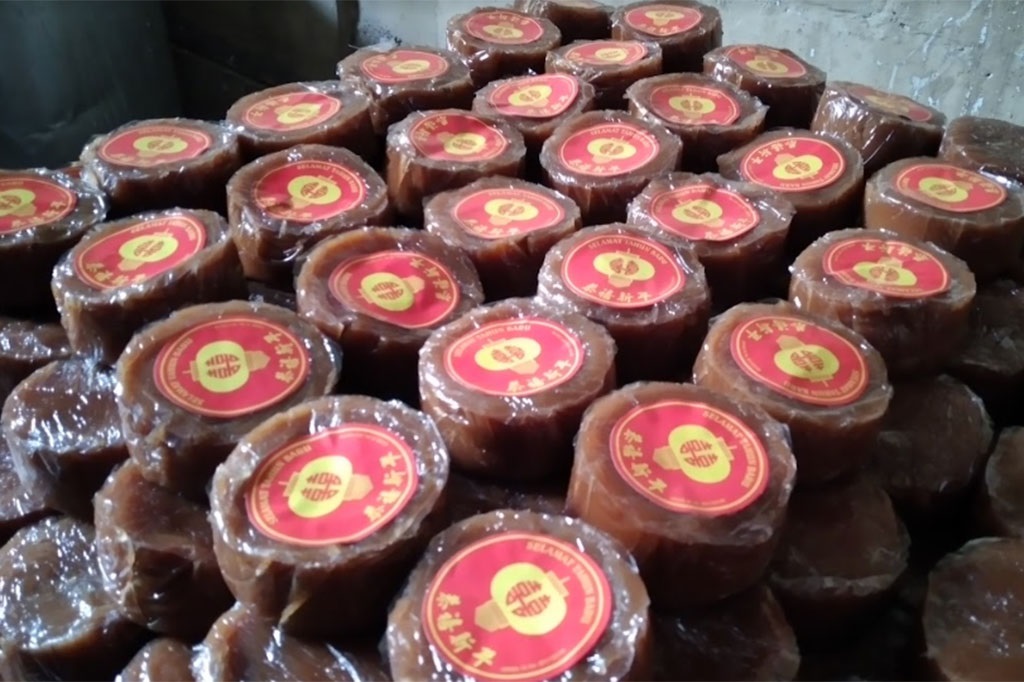 Kue keranjang atau biasa disebut dodol cina merupakan kue yang terbuat dari ketan dan gula. Medcom