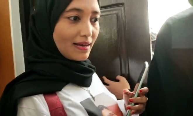 Seorang Fans Berhijab Nekat Mau Peluk Ferdy Sambo, Netizen: Sama-sama Psikopat!
