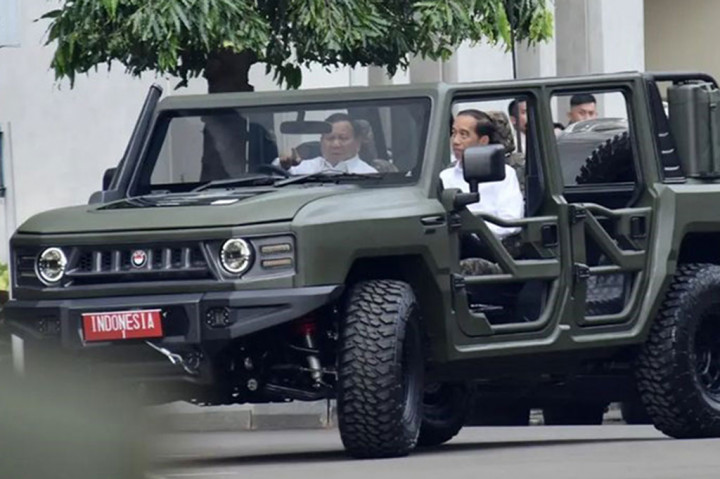 Jokowi Jajal dan Resmikan Nama Rantis Maung