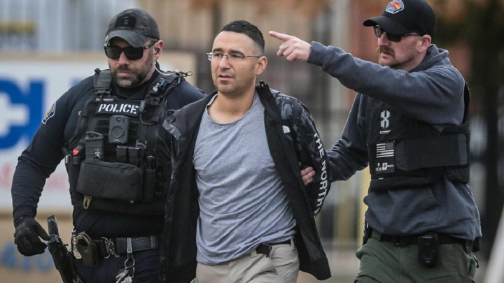 Caleg Gagal Partai Republik Dalangi Penembakan terhadap 4 Pejabat Demokrat