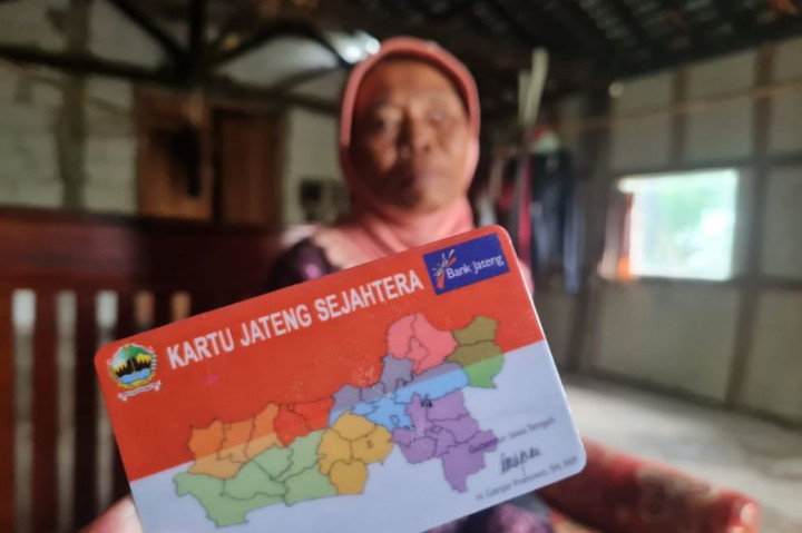 Tekan Kemiskinan, Ganjar Naikkan Besaran Bantuan Kartu Jateng Sejahtera