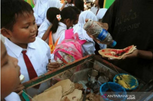 Jajanan Sekolah di Yogyakarta Diawasi Rutin Cegah Bahan Berbahaya