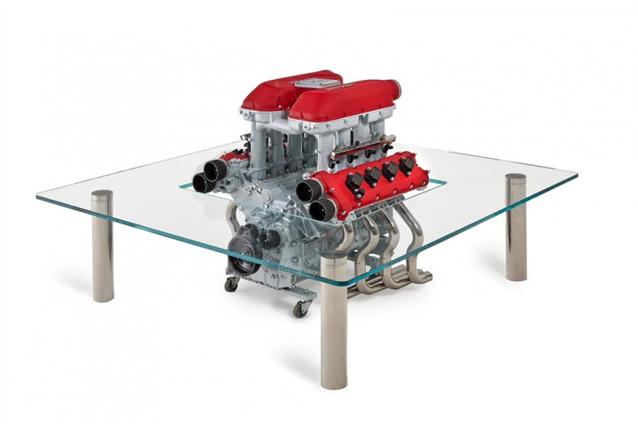 Meja Kopi Berhiaskan Mesin Mobil, Harganya Bikin Kaget