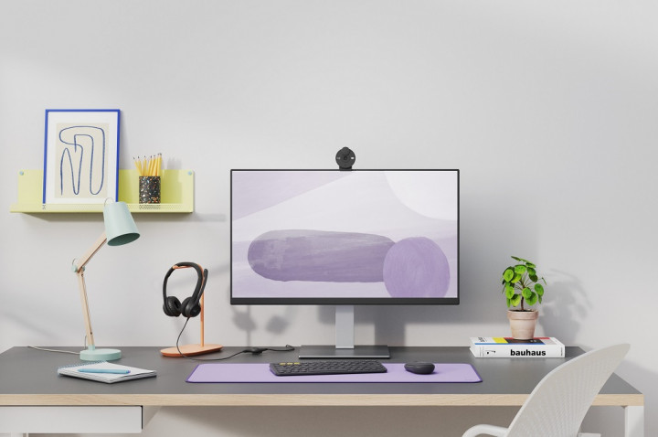 Tingkatkan Pengalaman Video Conference, Logitech Hadirkan Brio 300 dan H390