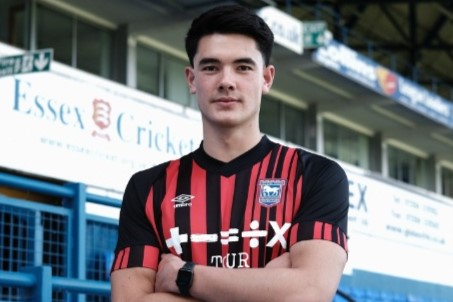 Absen Bela Timnas, Elkan Baggot Naik Kasta di Liga Inggris