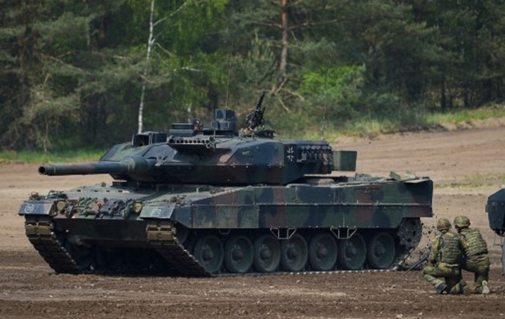 Jerman Belum Dapat Putuskan Pengiriman Tank Leopard ke Ukraina