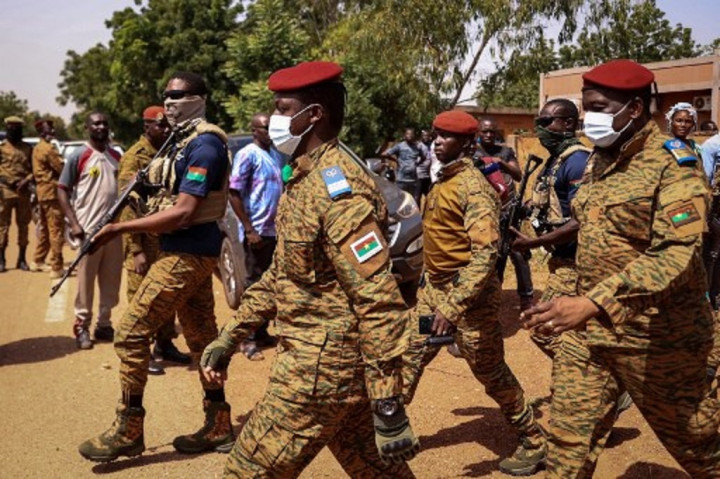 Militer Burkina Faso Selamatkan 62 Perempuan dan 4 Bayi yang Diculik Ekstremis