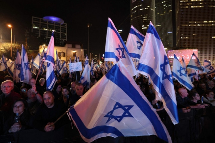 Eks PM Israel Bergabung dalam Protes Menentang Pemerintahan Netanyahu