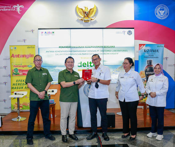  PT Deltomed Laboratories bersama Kemenparekraf menandatangani nota kesepahaman (Foto: Istimewa)