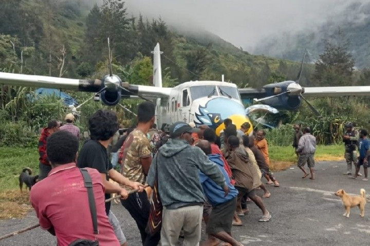 Pesawat SAM Air Tergelincir di Beoga Papua Bawa 11 Penumpang