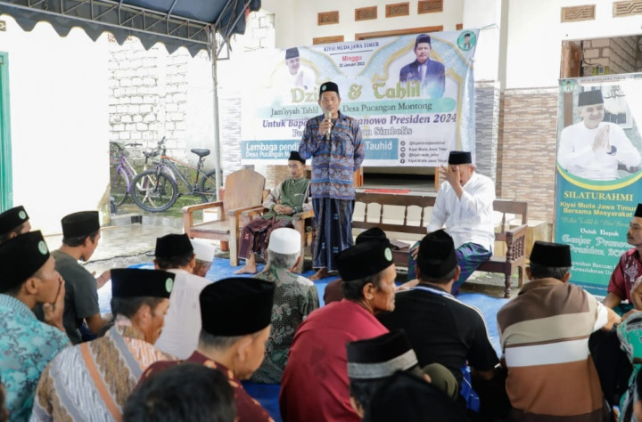 Relawan Kiai Muda Jatim Blusukan Bantu Renovasi Majelis Taklim di Tuban