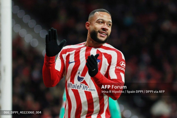 Tak Nyaman di Barcelona, Xavi Izinkan Depay Pergi