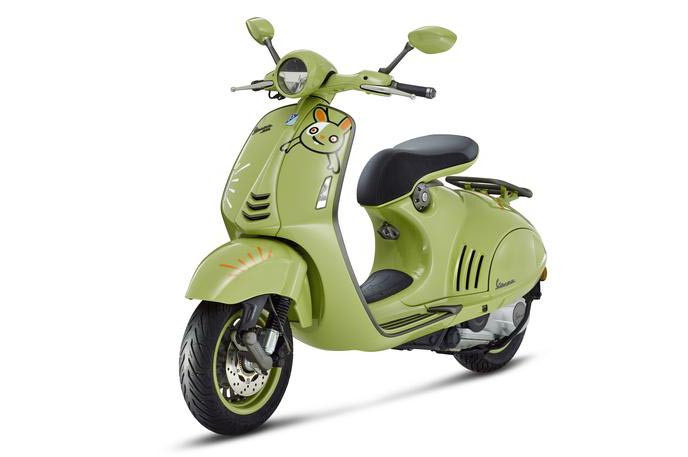 Vespa 946 10° Anniversario untuk Menyambut Imlek