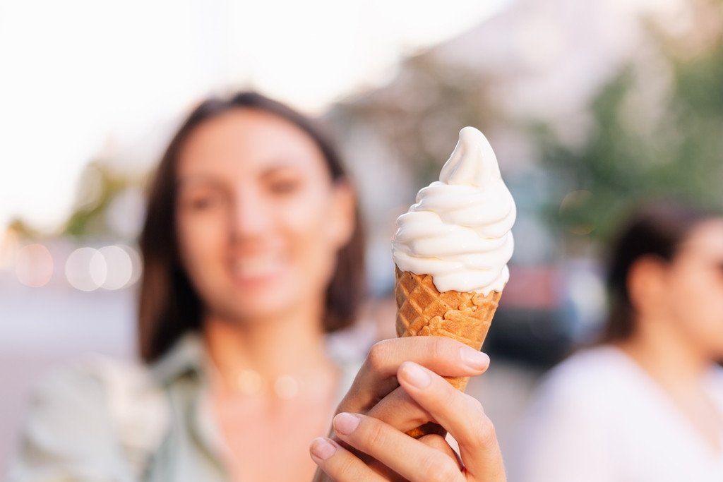 Hampir semua orang suka es krim. Tak hanya anak-anak, orang dewasa pun menyukainya (Foto:Freepik)