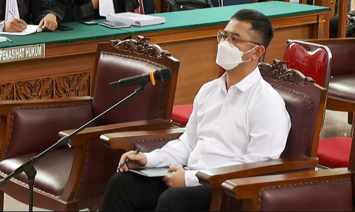 Jaksa Batal Bacakan Tuntutan Pidana Terdakwa Irfan Widyanto