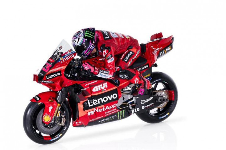 Pembalap MotoGP Ketahuan Pakai Helm Buatan Indonesia