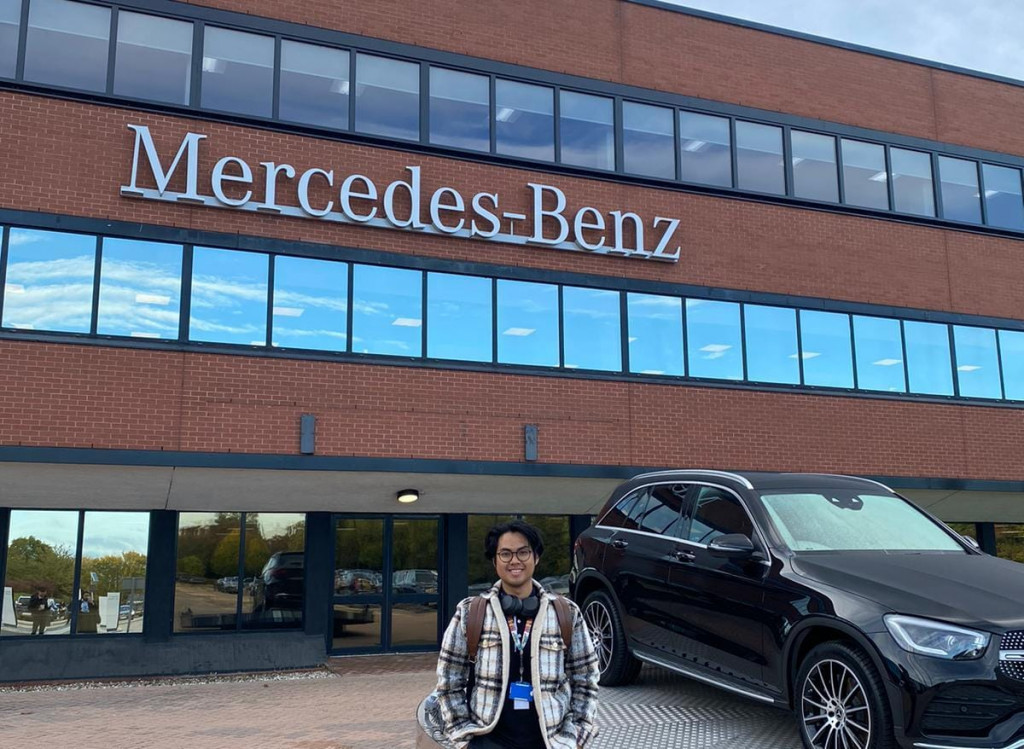 Mahasiswa ITS Mohammad Rosyidan Narendra magang di Mercedes-Benz Parts Logistics. DOK ITS
