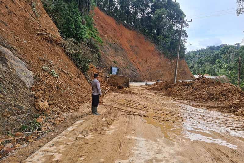 Ruas Jalan ke Pedalaman Aceh Kembali Normal usai Longsor