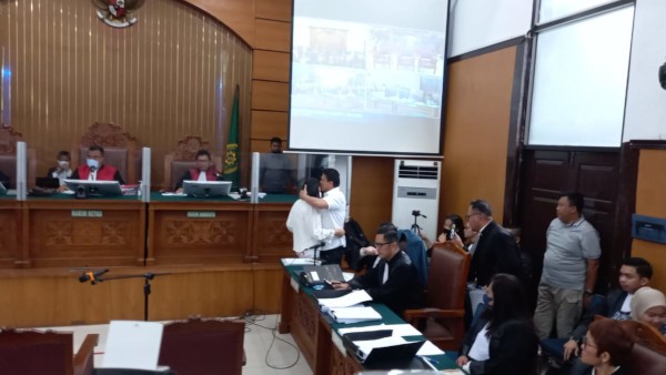 Putri Candrawathi Bertanya-tanya: Apakah Jujur Salah?