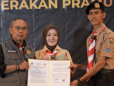 Penandatanganan Memorandum of Understanding (MoU) IPB University dan Kwartir Daerah (Kwarda) Gerakan Pramuka Jawa Barat dalam Penerimaan Mahasiswa Baru Jalur Pramuka IPB University. DOK IPB