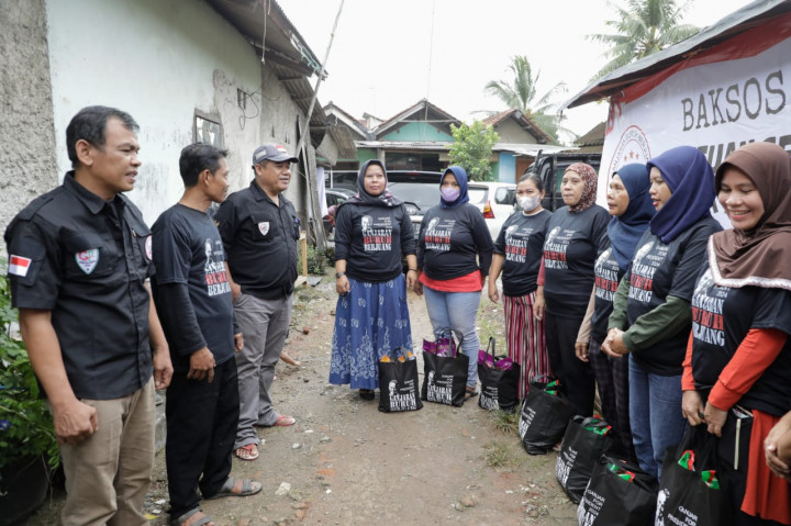 Buruh Korban PHK di Balaraja dan Curug Dapat Bantuan Sembako