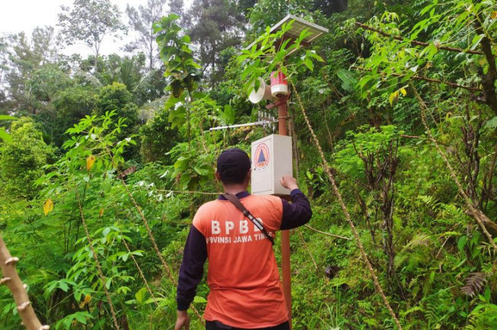 6 Alat Peringatan Dini Tsunami dan Longsor di Trenggalek Rusak